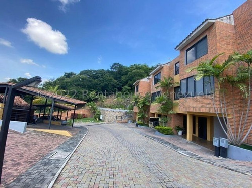 Imagen 2 de 22 de Julio Latouche Vende Hermoso Townhouse En Lomas Del Este Valencia 23-9286