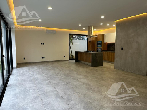 Casa Nueva En Venta En Via Cumbres Cancun