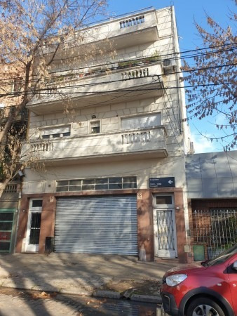 Imagen 3 de 18 de Local Con Galpon Y Oficinas A Reciclar Ideal Deposito