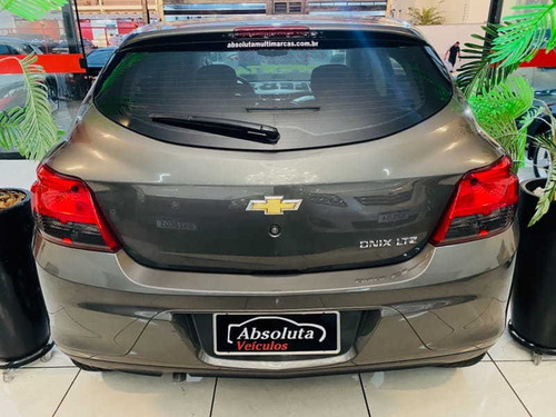 Imagem 2 de 15 de Chevrolet Onix Ltz 1.4 Mpfi 8v 4p Aut. 2015