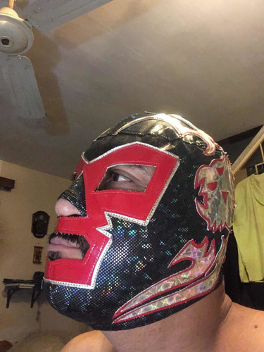 Máscara Dr. Wagner Jr. Semiprofesional Negro Con Rojo (Usado)