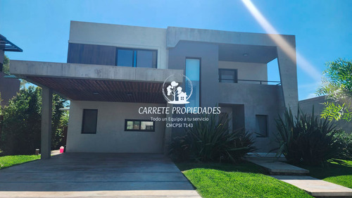 Venta Casa 4 Ambientes Con Pileta. Lista Para Mudarte! Santa Elena