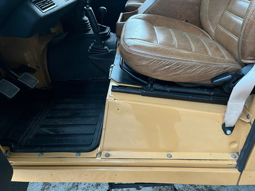 Land Rover Defender 2.5 90 Csw Turbo 3p