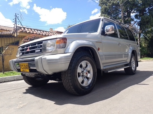 Imagen 2 de 22 de Mitsubishi Montero 2007 3.0 V43 Wagon