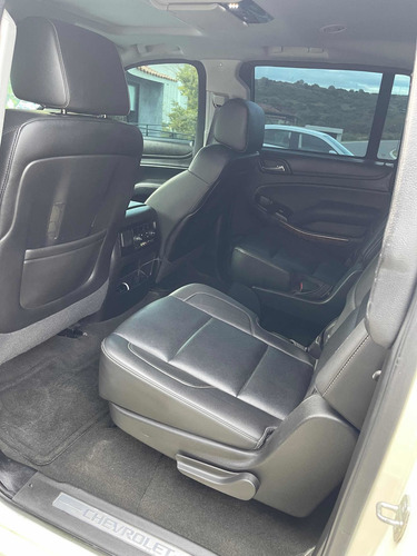 Imagen 9 de 10 de Chevrolet Suburban 5.3 Ltz V8 4wd 2da Cubo At 2015
