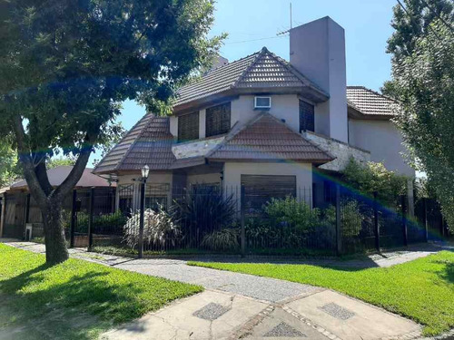 Imagen 2 de 14 de Chalet En Venta En Ituzaingo Norte