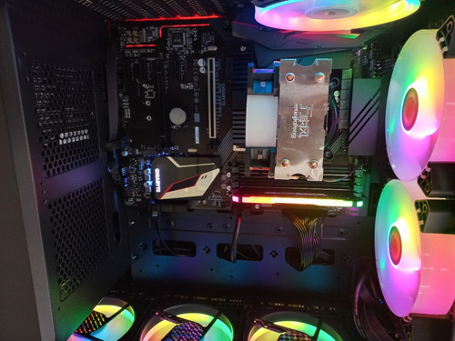 Imagen 7 de 7 de Cpu Thermaltake Tarjeta Gigabyte I7 9700 32gb Ram Ssd 240gb