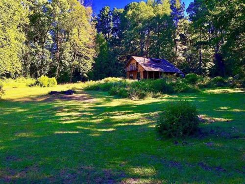 Hermosa Propiedad Con Casa De Madera Nativa Estilo Alpes