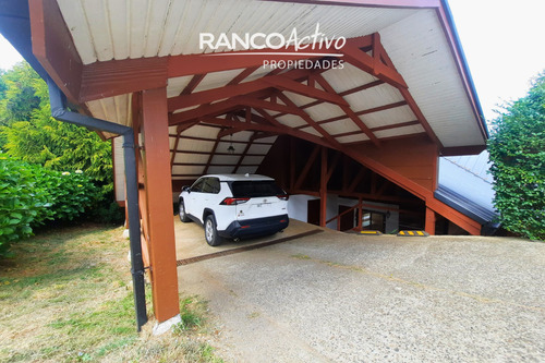 Hermosa Casa Con Amplios Espacios Y Entorno Natural. 4d, 3b