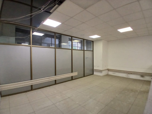 Excelente Local De 1241m2 Con Excelente Exposición En Venta
