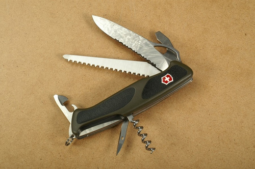 Imagen 5 de 9 de Cortaplumas Victorinox Rangergrip 179 12 Usos + Funda