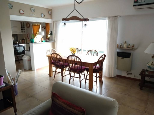 Imagen 2 de 16 de Departamento De 4 Ambientes Con Terraza Y Parrila