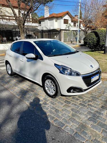 Peugeot 208 1.6 Allure Nav Tiptronic 2017