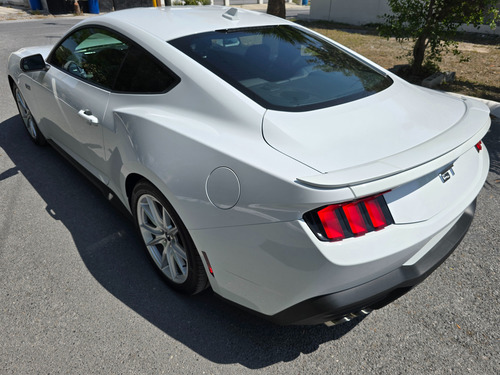 Ford Mustang 5.0l Gt V8 At