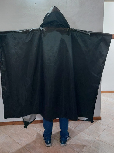Imagen 2 de 10 de Poncho Tarp Supervivencia