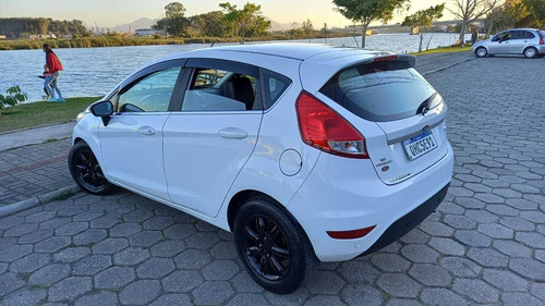 Imagem 4 de 8 de Ford Fiesta 2015 1.6 16v Titanium Flex Powershift 5p
