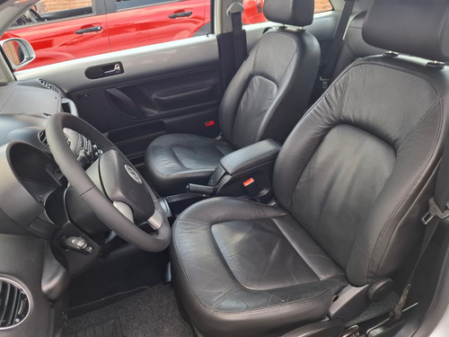 Volkswagen New Beetle 2.0 3p Automática
