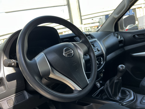 Nissan NP300 2.4 Doble Cabina Se Aa Pack Seg Mt