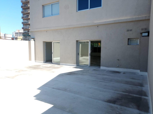 Alquiler De Oficina 120m² Ramos Mejia Con Patio, Excelente Ubicación