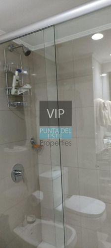 Imagen 17 de 20 de Vendo Hermoso Departamento En Torre Con Servicios Y Vista Al Mar - Punta Del Este Roosevelt