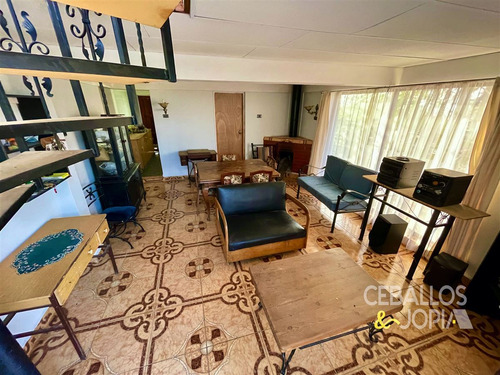 Casa En Venta De 7 Dorm. En Quilpué