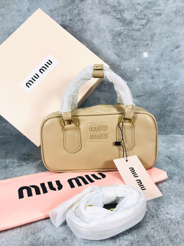 Miu Miu Cartera De Mano Depende El Modelo Depende El Modelo Oro Depende El Modelo