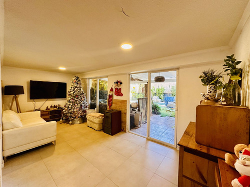 En Venta Hermosa Casa Con Piscina, Padre Hurtado