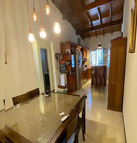 Imagen 10 de 12 de Venta Casa 5 Ambientes 2 Baños, Cochera Y Patio. Ituzaingo