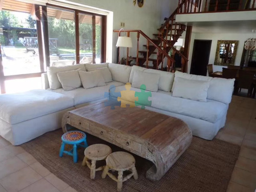 Cómoda Casa De 5 Dormitorios Y Piscina Climatizada En Punta Del Este - Ref : Eqp5579