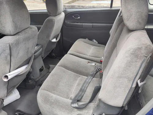 Es Una Camioneta 7 Puestos Con Un Motor V6