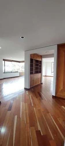 Apartamento En Arriendo En Los Rosales. Cod A12562