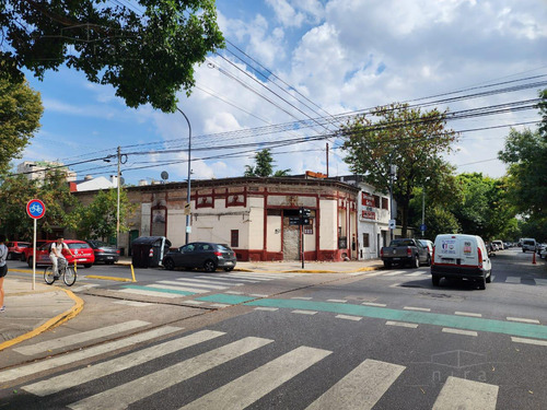 Alquiler Caballito Local  En Excelente Esquina - Apto Gastronomico- A Remodelar