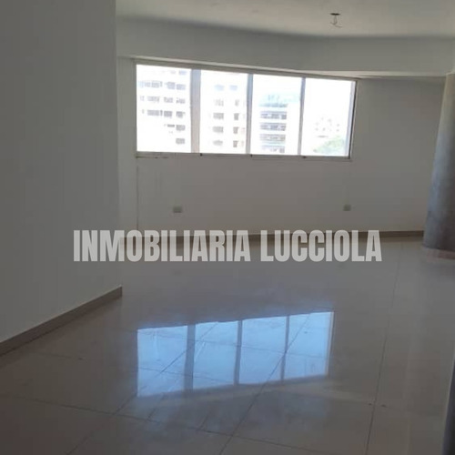 Imagen 2 de 12 de Apartamento De 90 Mts2 En Playa Grande, Edo. La Guaira Listo Para Ocupar Ref 051