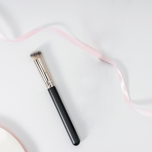 Brocha De Maquillaje D Para Una Aplicación De Maquillaje Fác