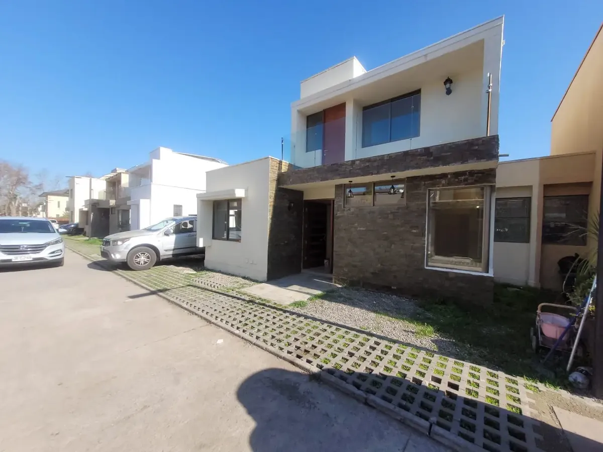 Imagen 2 de 29 de Casa En Venta Peñaflor / Condominio