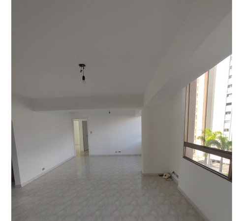 Imagen 6 de 21 de Amplio Apartamento En La Urbina