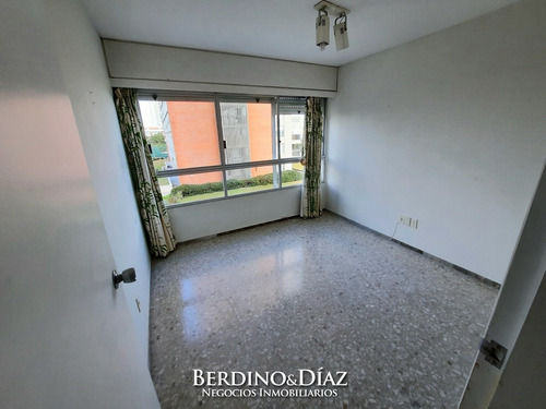 Imagen 18 de 20 de Apartamento Frente Al Mar En Playa Mansa De Punta Del Este- Ref: 1007
