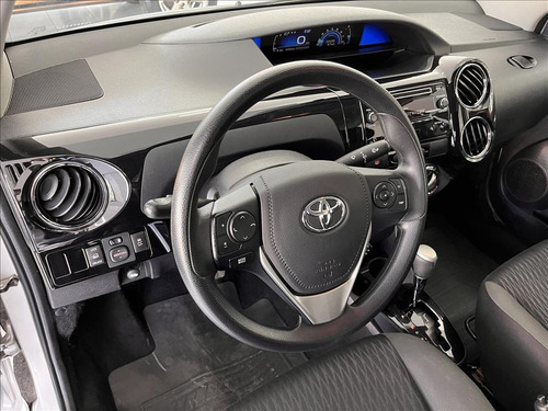 Imagem 5 de 12 de Etios 1.5 X Plus Sedan 16v Flex 4p Automático