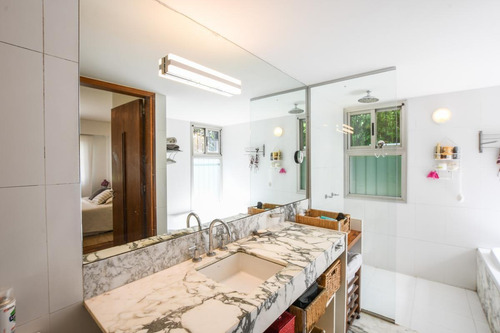 Casa De 4 Dormitorios En Venta- Con Pileta - Aldea