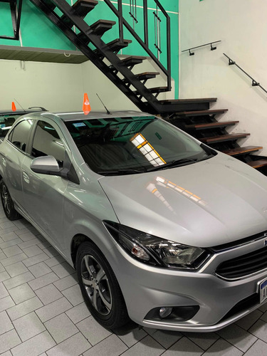 Imagen 2 de 11 de Chevrolet Onix 2018 1.4 Ltz 98cv
