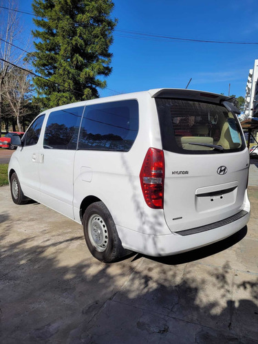 Imagen 4 de 13 de Hyundai H1 2.5 Diésel Mini Bus