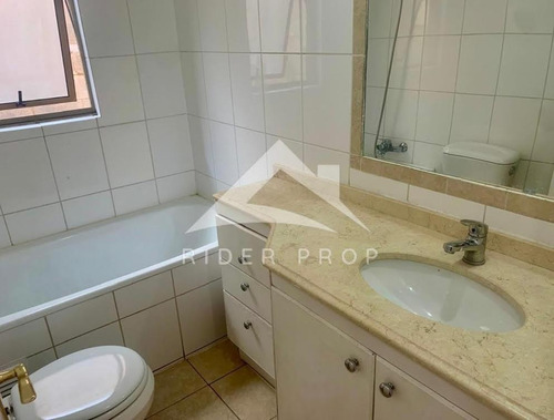 Condominio Camino Del Canelo - Alto Macul / Como Nueva