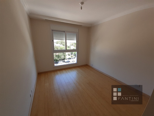 Casagrande // 1 Dorm // Cochera // Bº Jardín // Balcón // Piso Medio