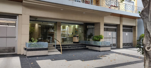 Imagen 2 de 10 de En Venta A 1 Cuadra De Estacion En Edif. De Categoria Depto 2 Amb C/ Balcon Y Cochera En Lanus (027)