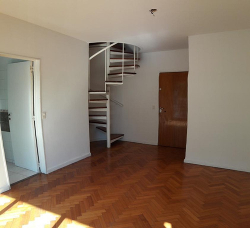 Departamento En Duplex Con Importante Balcón - Las Cañitas - Blvd Chenaut 1700