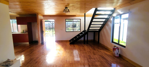 Casa De 170m2 En Terreno De 500m2 Placilla