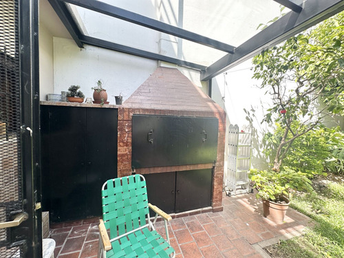 Venta De Hermosa Casa En Parque Chacabuco