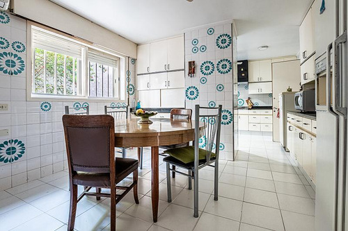 Venta Casa 6 Dormitorios Jardín Pisicina Garage Parque Chacabuco