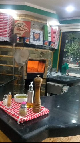 Venta Fondo De Comercio Pizzeria Activa, Full Equipada. Los Chaguaramos Ubicación Muy Transcurrida. Yy