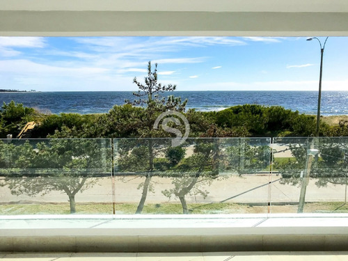 Apartamento 2 Dormitorios, Punta Del Este, Playa Mansa, Venta- Ref: 4358
